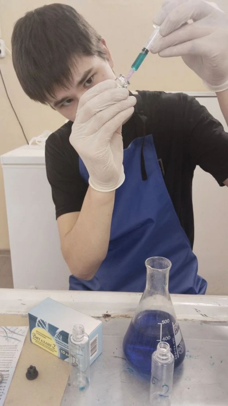 Вакцинопрофилактика цыплят в рамках опытно-экспериментальной работы в ветеринарной клинике колледжа