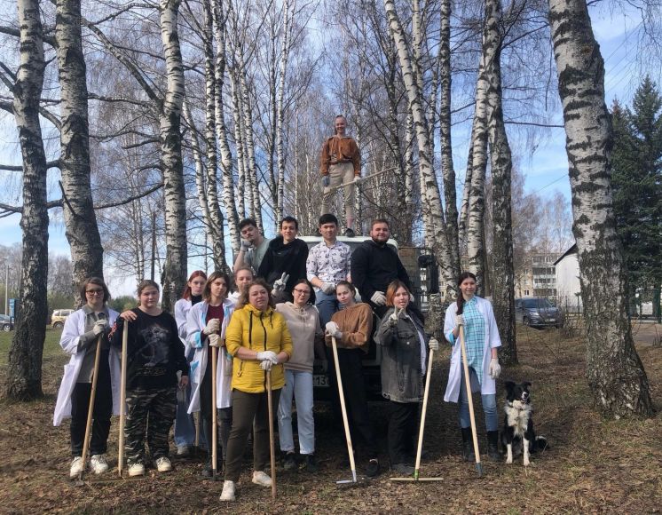 Субботник в разгаре